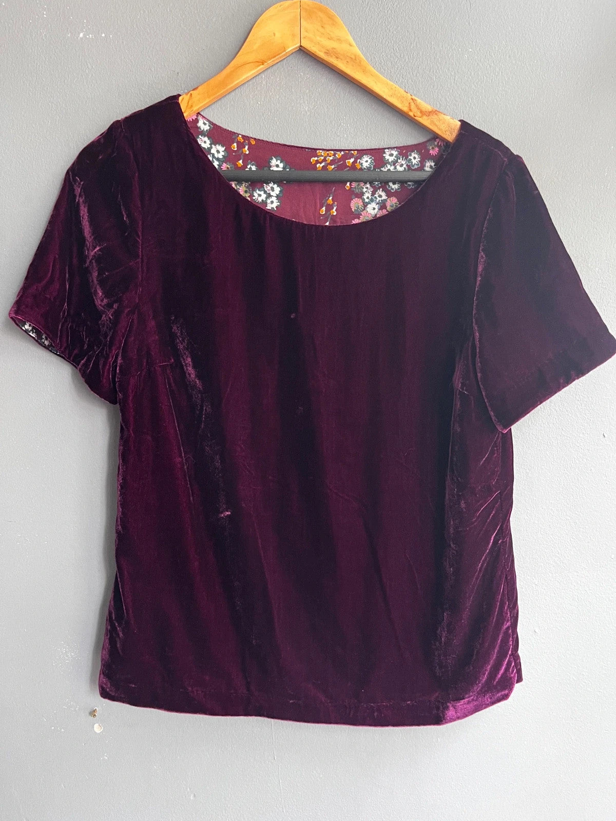 White Stuff Purple Velvet Short Sleeve Scoop Neck Floral Lined Top Size UK 10 M