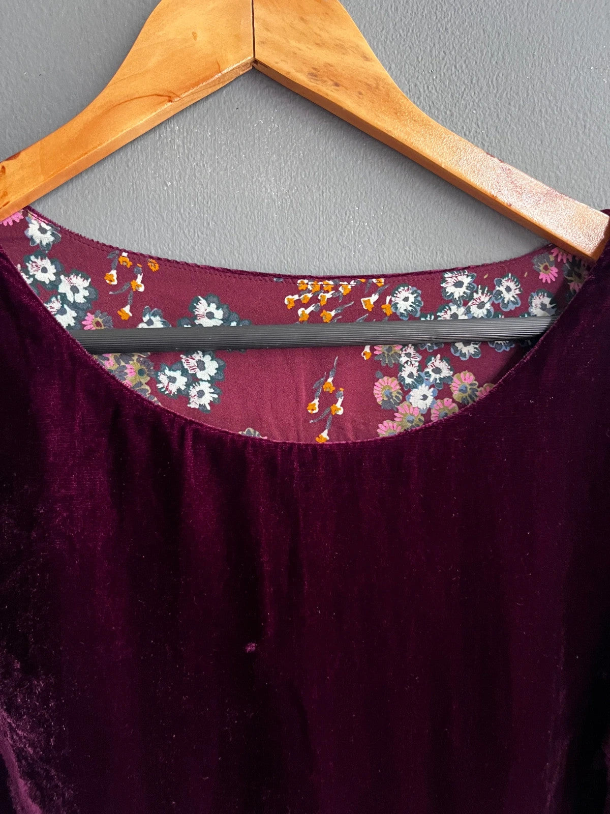 White Stuff Purple Velvet Short Sleeve Scoop Neck Floral Lined Top Size UK 10 M