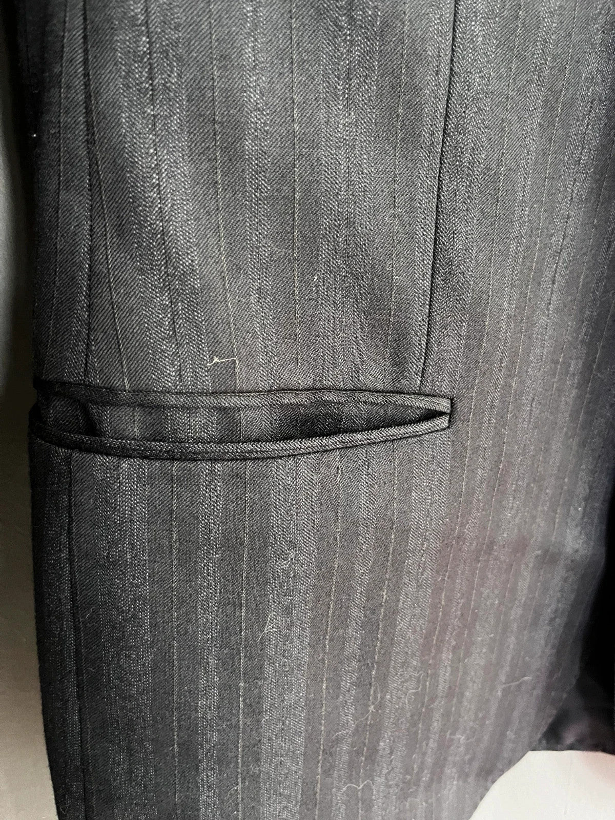 Vintage Valentino Uomo Black Pinstripe Wool Blend Two Button Blazer Jacket 40R